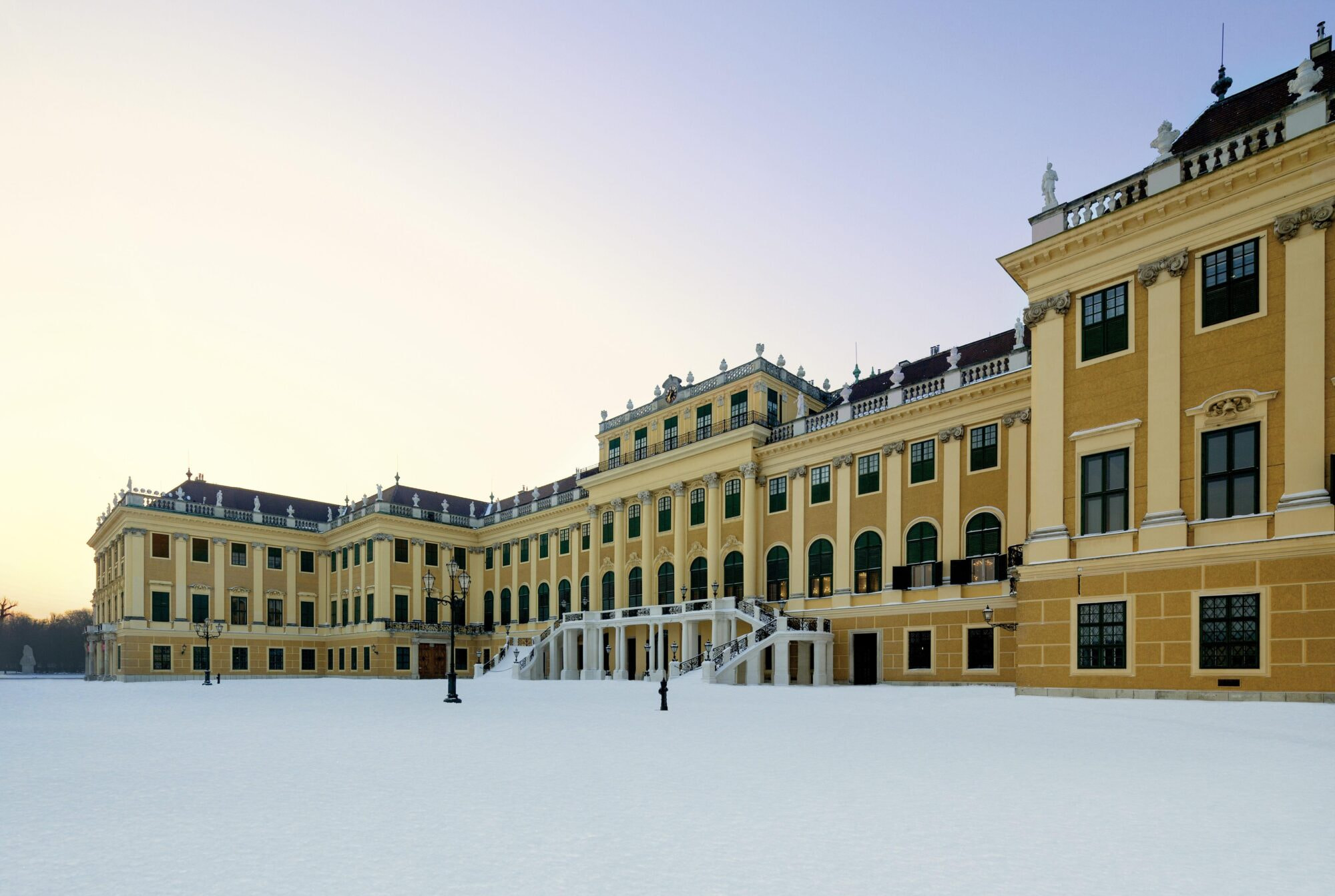 Schloss Schönbrunn im Winter / Schloss Schönbrunn in winter